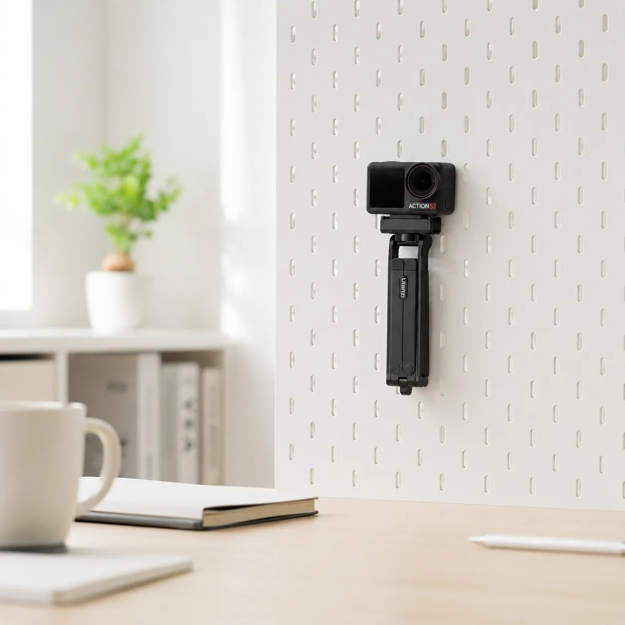 Magnetic Multi-Angle Mini Tripod